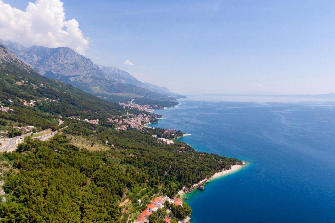 Apartments With A Parking Space Brela, Makarska - 789 Exterior foto